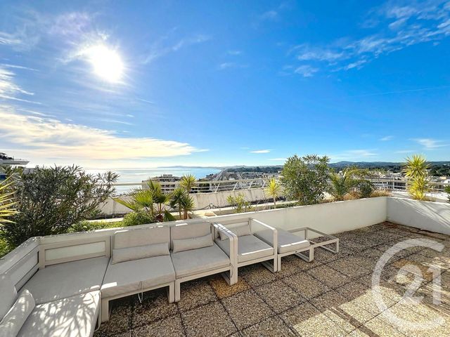 Appartement T3 à vendre - 3 pièces - 42.0 m2 - VILLENEUVE LOUBET - 06 - PROVENCE-ALPES-COTE-D-AZUR - Century 21 Marina Baie Des Anges