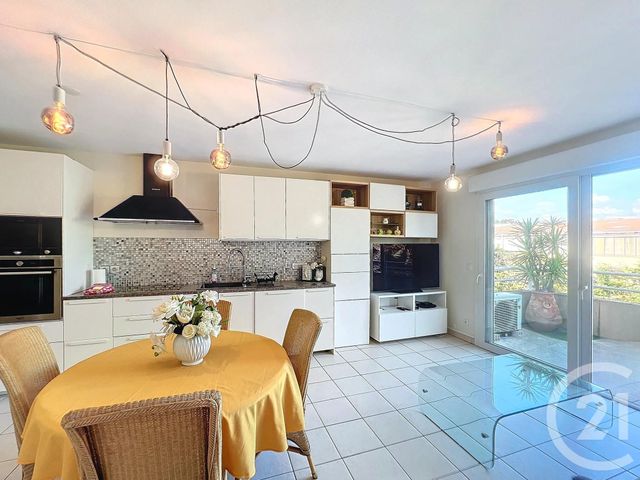 Appartement F4 à vendre - 4 pièces - 83.63 m2 - VILLENEUVE LOUBET - 06 - PROVENCE-ALPES-COTE-D-AZUR - Century 21 Marina Baie Des Anges